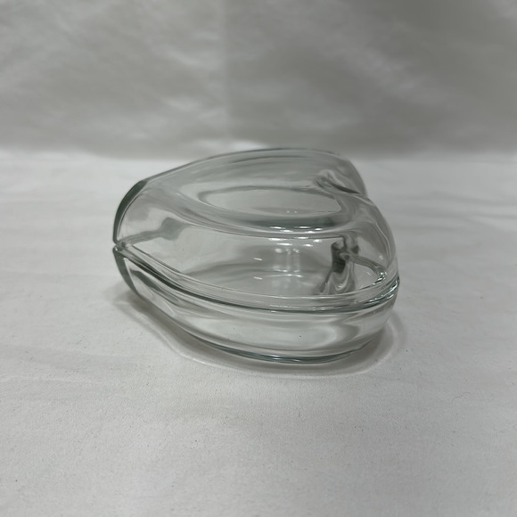 Heart shaped crystal jewelry box - Picture 3 of 7